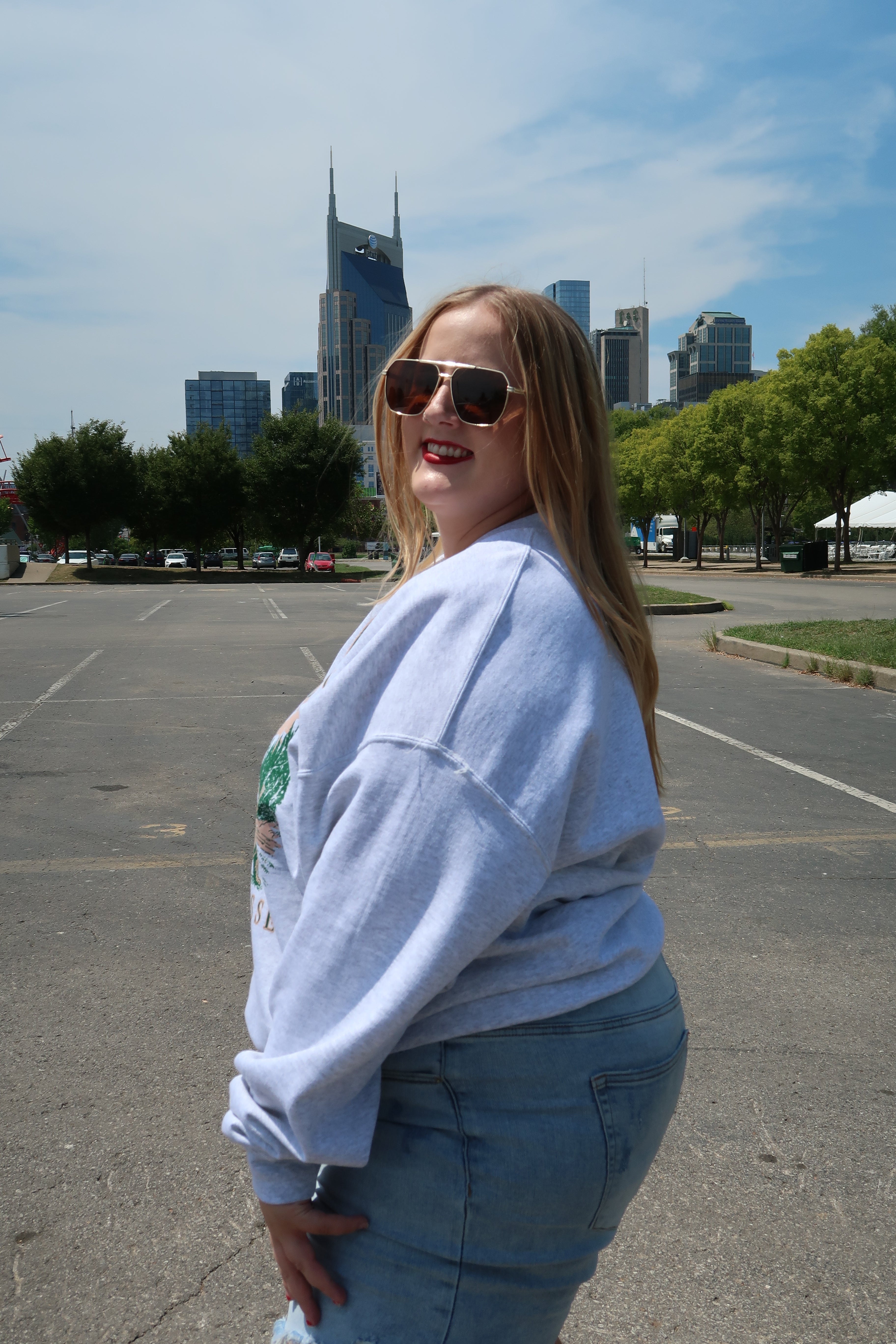 Gatlinburg, Tennessee 90's Oversized Crewneck Sweatshirt