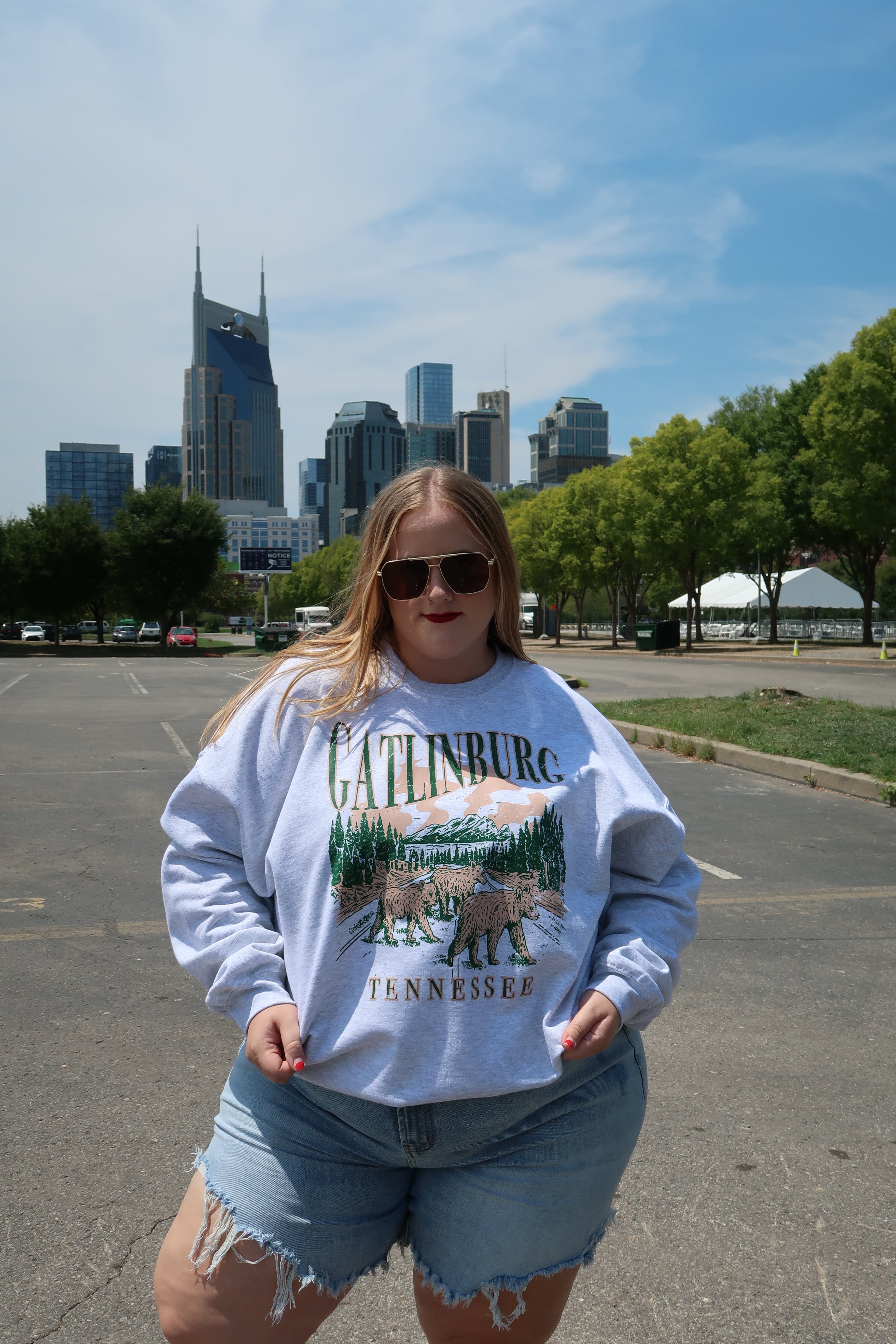 Gatlinburg, Tennessee 90's Oversized Crewneck Sweatshirt